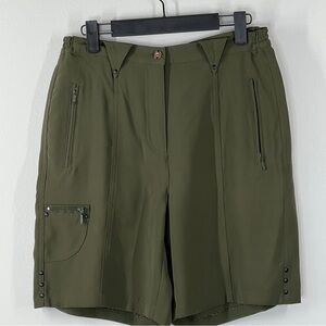 JAMIE SADOCK Women’s size 4 Hunter Green Gold Shorts. Zip up. With pockets.